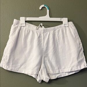 White linen shorts with drawstring